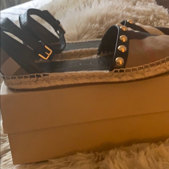 Sandals - Picture 3 of 4